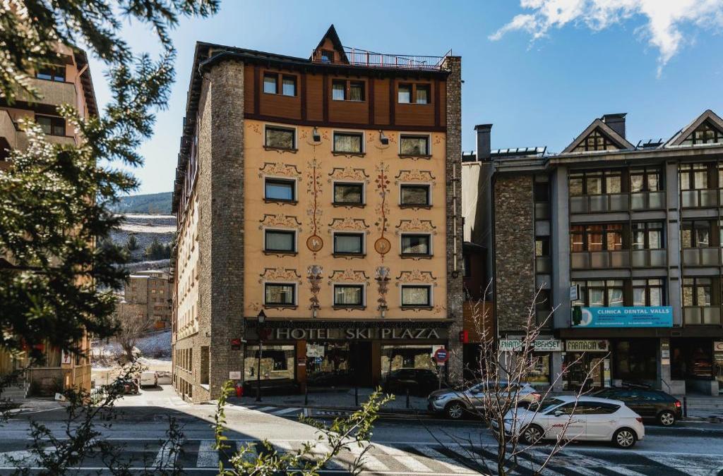 ¡Escapada familiar! Hotel 4* en Andorra con entradas a  Mon(t) Magic Family Park