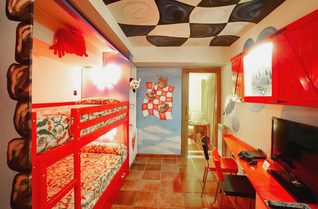 ¡Escapada familiar! Hotel 4* en Andorra con entradas a  Mon(t) Magic Family Park