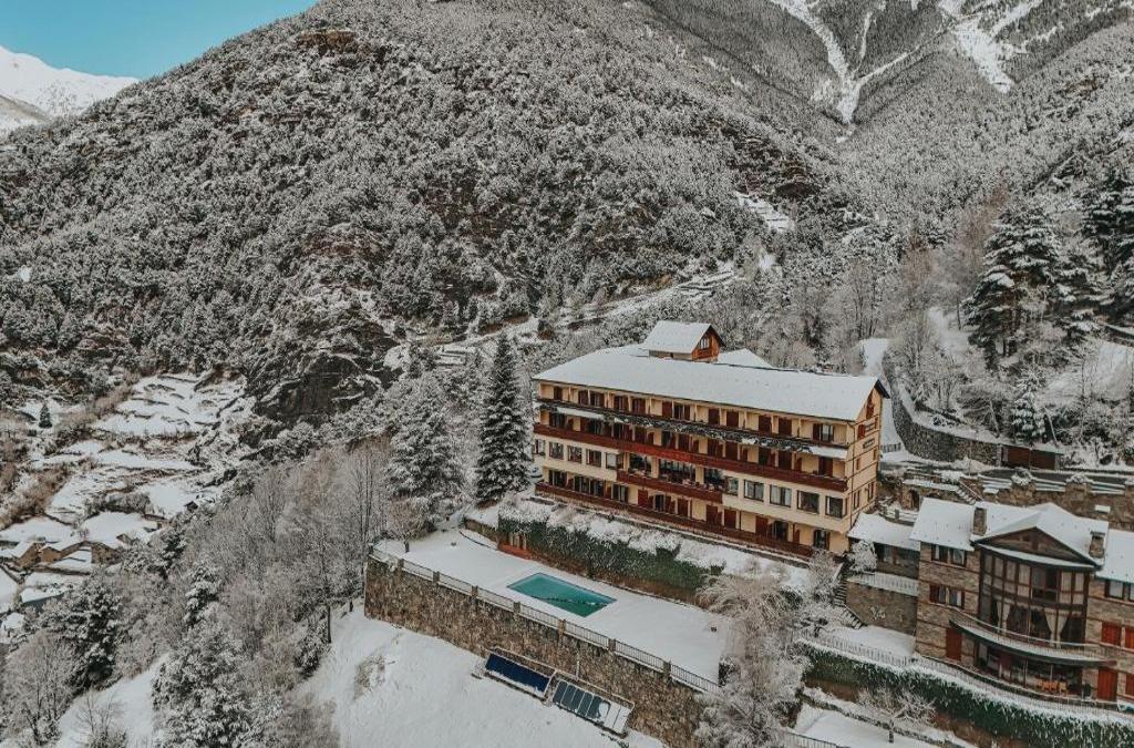 Relax entre montañas: chalet en Andorra con SPA incluido y 1er niño GRATIS