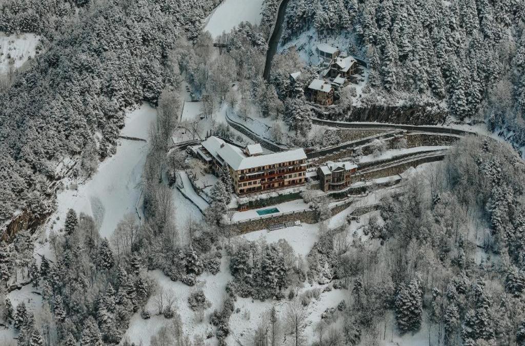 Relax entre montañas: chalet en Andorra con SPA incluido y 1er niño GRATIS
