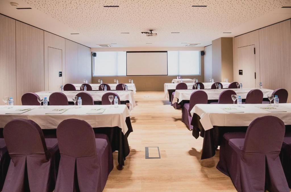 Andorra en hotel 5* céntrico y con SPA ¡Niños de 0 a 17 años gratis! - Suites Plaza Hotel & Wellness Andorra