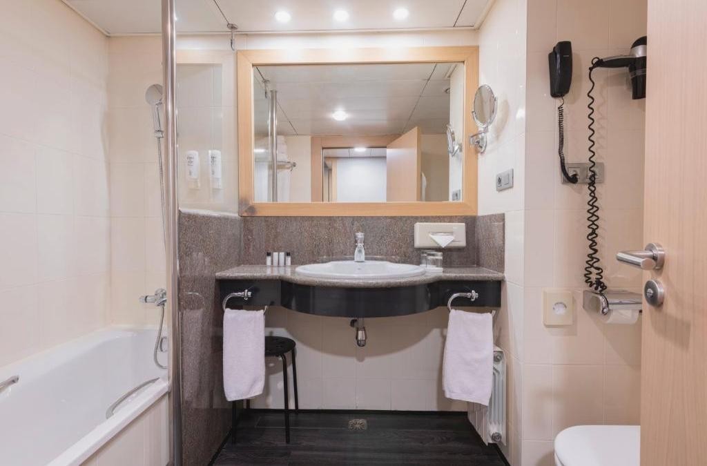 Andorra en hotel 5* céntrico y con SPA ¡Niños de 0 a 17 años gratis! - Suites Plaza Hotel & Wellness Andorra