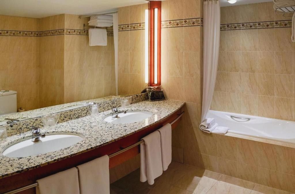 ¡Experiencia Andorra! Hotel 4* con SPA en el centro - Hotel Mercure Andorra