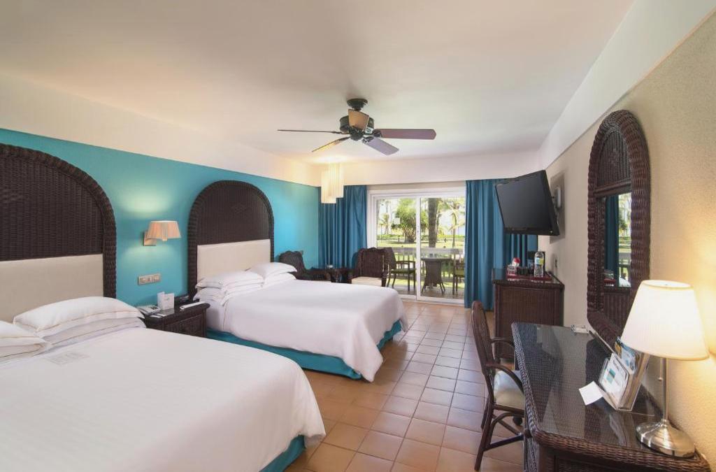 ¡Nos vamos al Caribe! Punta Cana con vuelos y Todo Incluido - Barceló Bávaro Beach (Adults only)