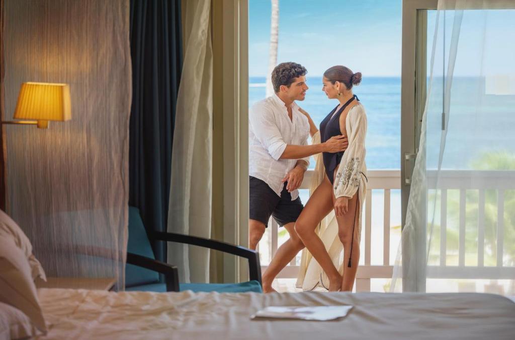 ¡Nos vamos al Caribe! Punta Cana con vuelos y Todo Incluido - Barceló Bávaro Beach (Adults only)