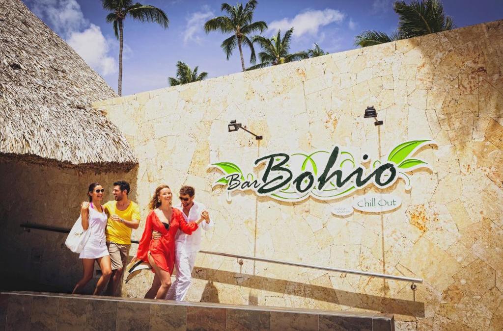 ¡Nos vamos al Caribe! Punta Cana con vuelos y Todo Incluido - Barceló Bávaro Beach (Adults only)