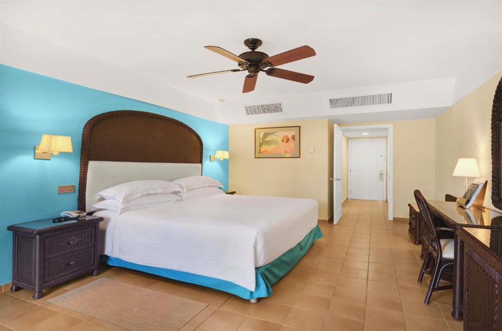 ¡Nos vamos al Caribe! Punta Cana con vuelos y Todo Incluido - Barceló Bávaro Beach (Adults only)