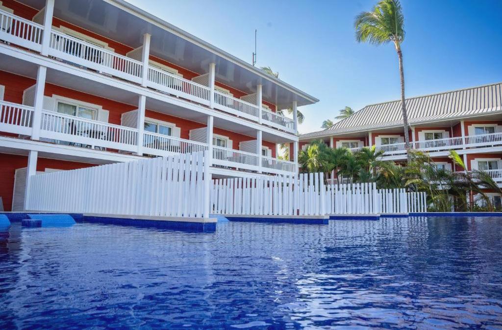 ¡Nos vamos al Caribe! Punta Cana con vuelos y Todo Incluido - Barceló Bávaro Beach (Adults only)