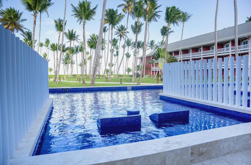 ¡Nos vamos al Caribe! Punta Cana con vuelos y Todo Incluido - Barceló Bávaro Beach (Adults only)