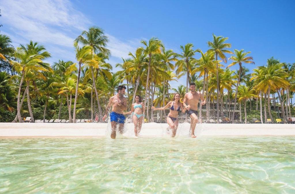 ¡Nos vamos al Caribe! Punta Cana con vuelos y Todo Incluido - Barceló Bávaro Beach (Adults only)