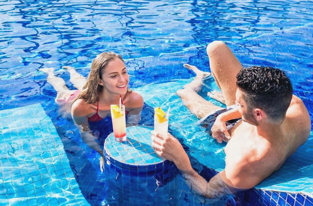 ¡Nos vamos al Caribe! Punta Cana con vuelos y Todo Incluido - Barceló Bávaro Beach (Adults only)