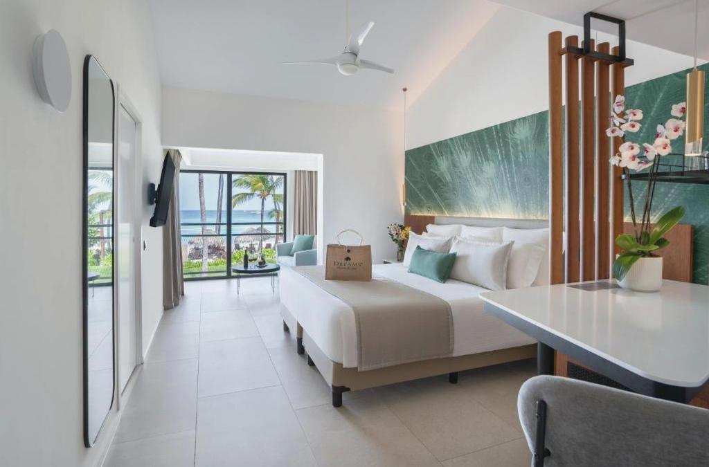 ¡Punta Cana con Vuelos y Hotel 5* en TODO INCLUIDO! - Dreams Flora Resort & Spa - All Inclusive