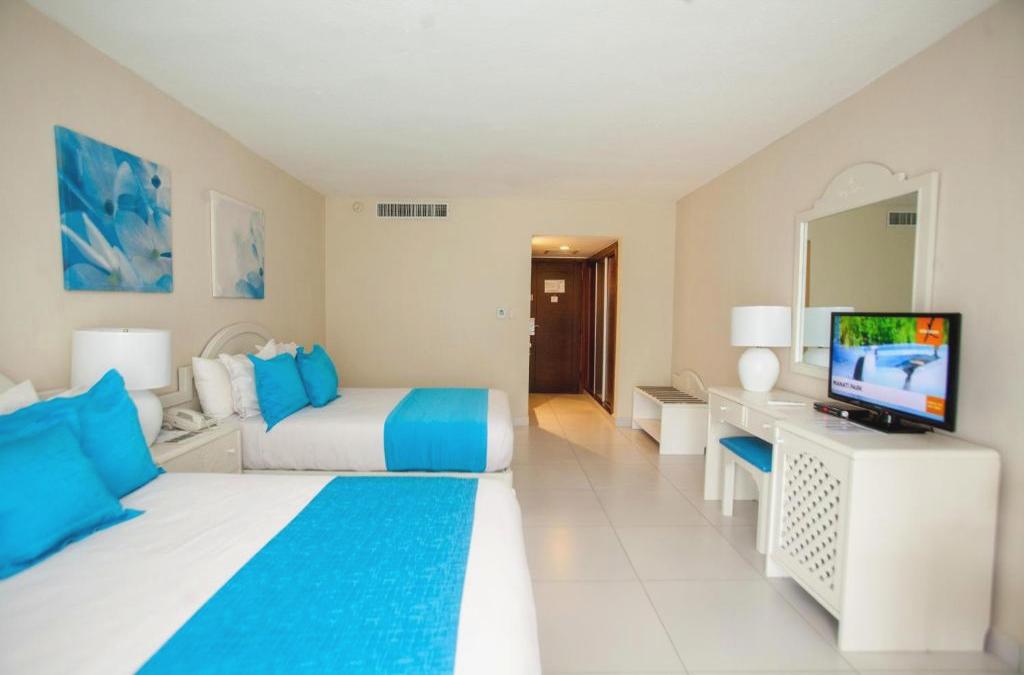 ¡Nos vamos al Caribe! Punta Cana con vuelos y Todo Incluido - Vista Sol Punta Cana Beach Resort & Spa