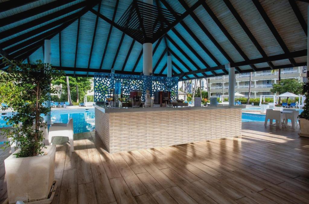 ¡Nos vamos al Caribe! Punta Cana con vuelos y Todo Incluido - Vista Sol Punta Cana Beach Resort & Spa