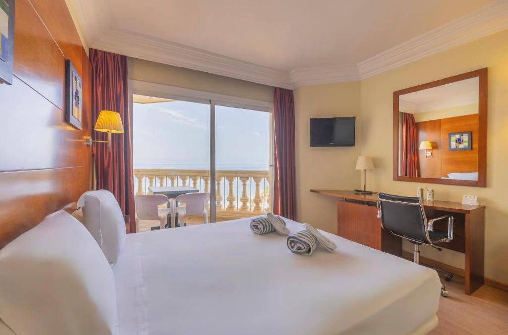 Aguadulce in Almería is calling you for a family holiday by the sea