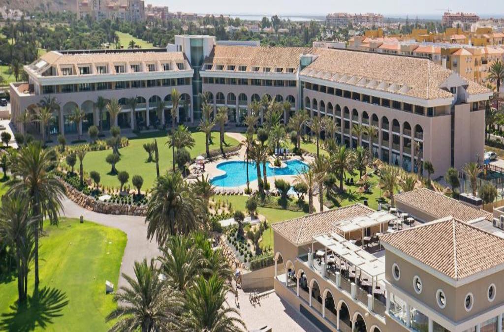 Luxury in Almerimar: stay in a 5* hotel in a deluxe superior room