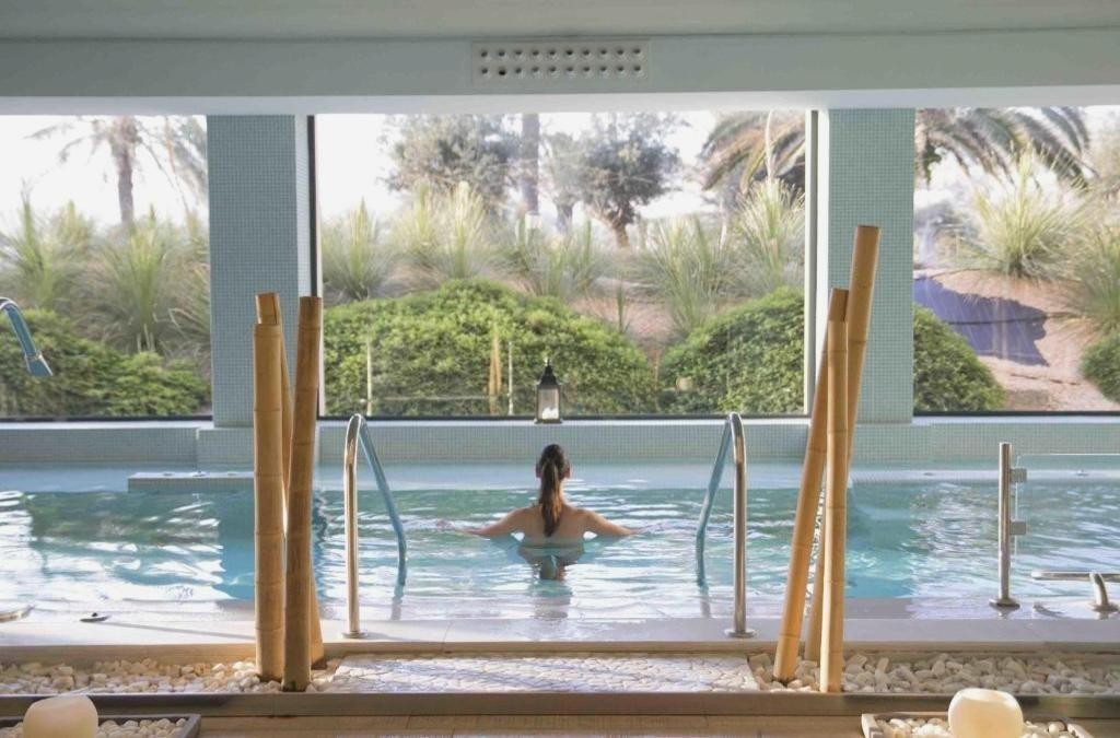 Lujo en hotel 5* en la Costa de Almería ¡1 niño GRATIS! - AR Golf Almerimar