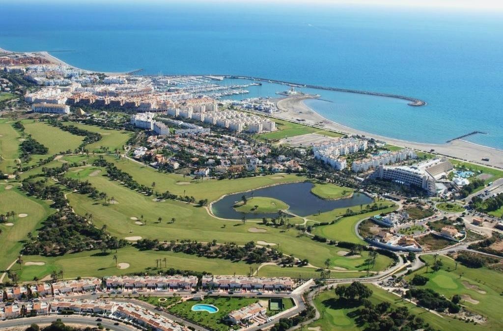 Lujo en hotel 5* en la Costa de Almería ¡1 niño GRATIS! - AR Golf Almerimar