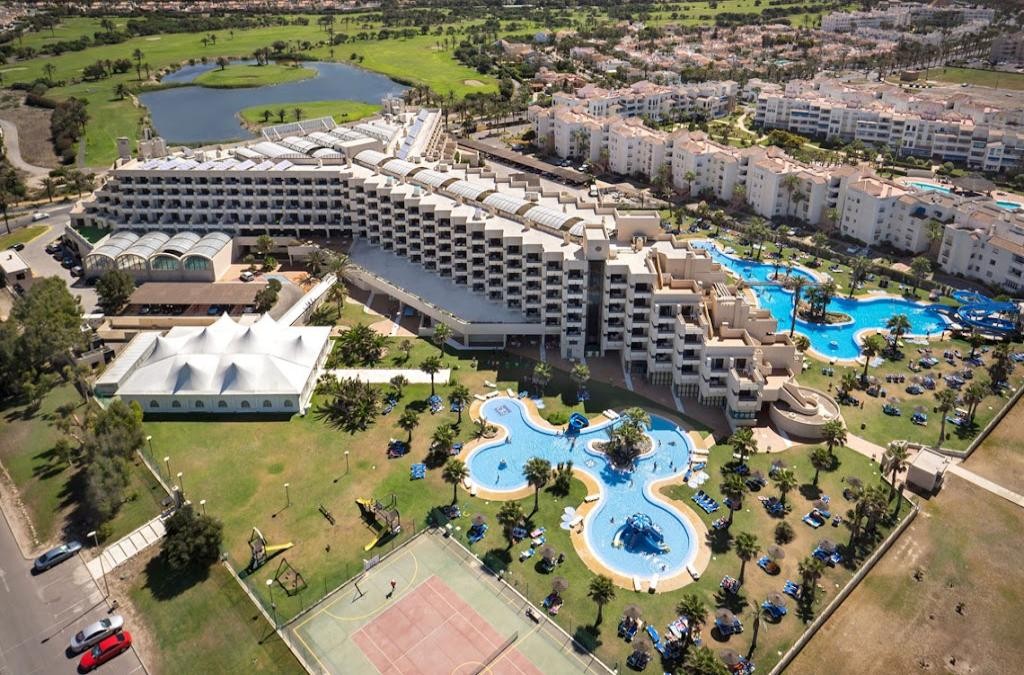 Costa de Almeria in a 4* hotel with Water Slides, 1st child free!