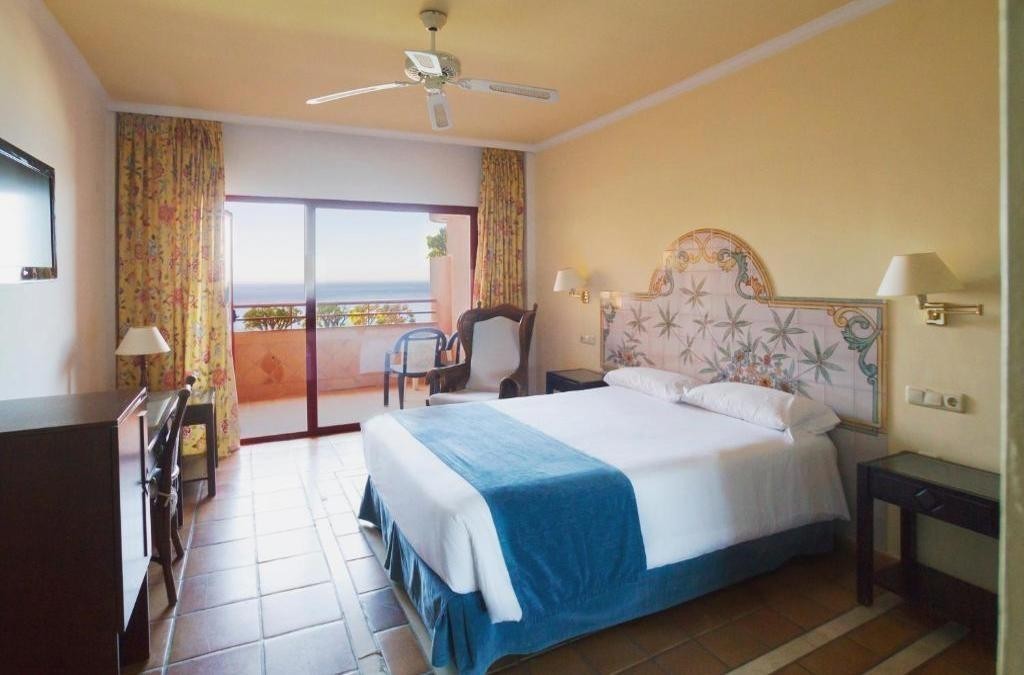 Navidades y Fin de Año en Almuñécar ¡La Costa Tropical te espera! - Ibersol Almuñecar Beach & Spa Hotel