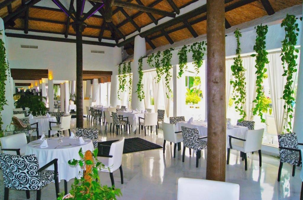 Lujo alojado en suite de hotel 4* en Almuñécar ¡niños viajan GRATIS! - Suites Albayzín del Mar