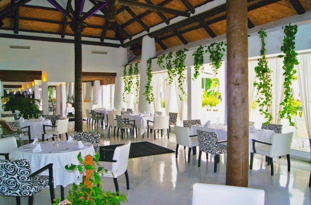 Lujo alojado en suite de hotel 4* en Almuñécar ¡niños viajan GRATIS! - Suites Albayzín del Mar
