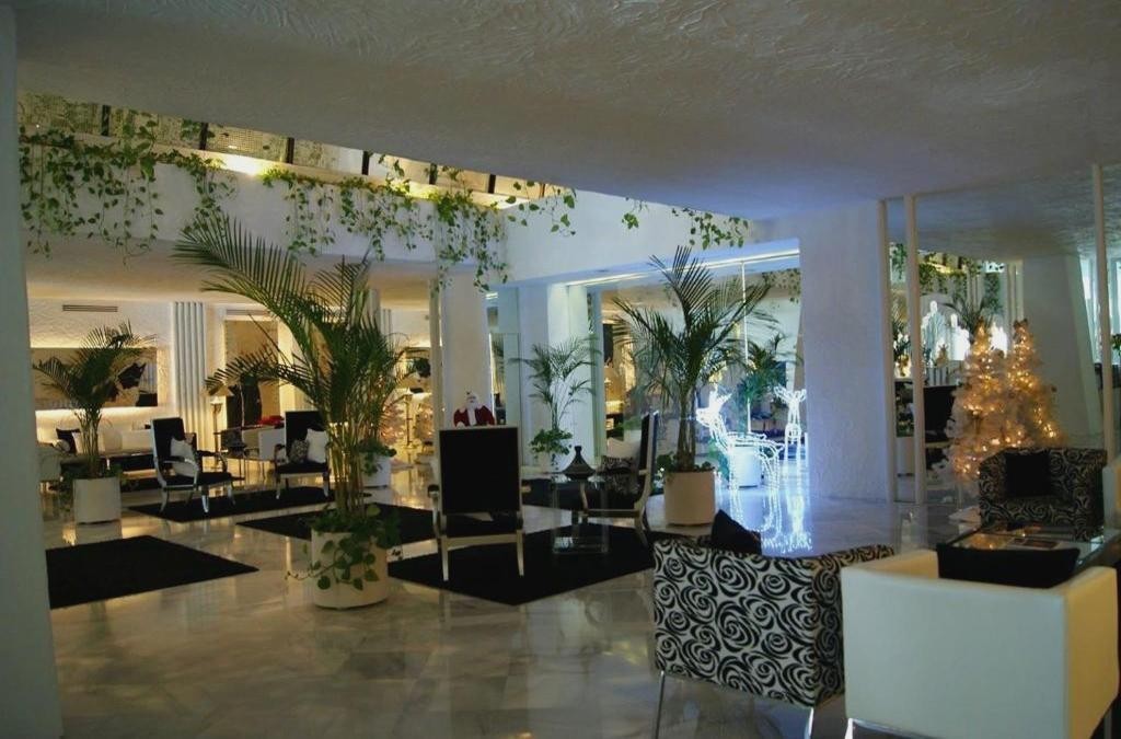 Lujo alojado en suite de hotel 4* en Almuñécar ¡niños viajan GRATIS! - Suites Albayzín del Mar