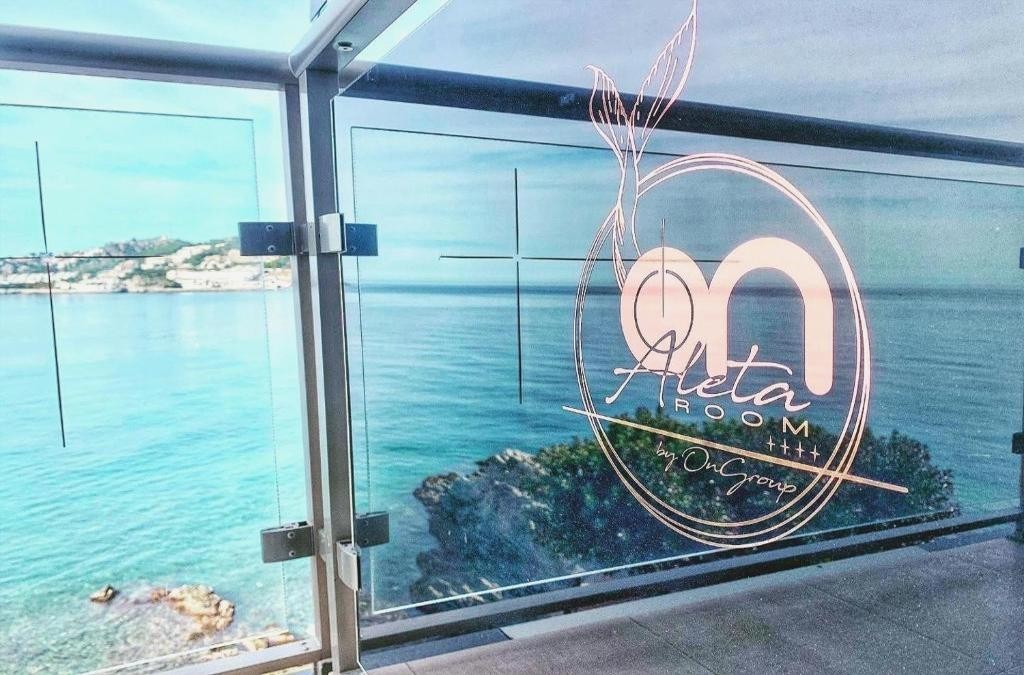 Escapada Adults Only 4*: primera línea de playa y vistas al mar en Almuñécar - ON ALETA ROOM designed for adults