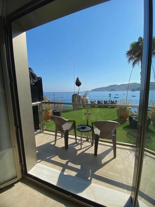 Escapada Adults Only 4*: primera línea de playa y vistas al mar en Almuñécar - ON ALETA ROOM designed for adults