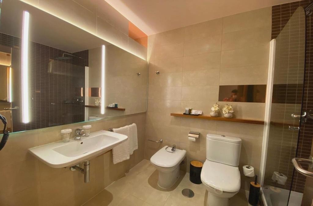 Escapada Adults Only 4*: primera línea de playa y vistas al mar en Almuñécar - ON ALETA ROOM designed for adults