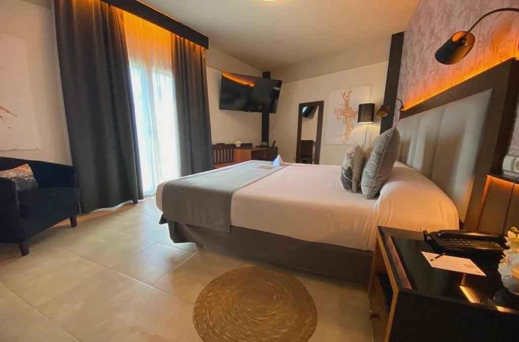 Escapada Adults Only 4*: primera línea de playa y vistas al mar en Almuñécar - ON ALETA ROOM designed for adults