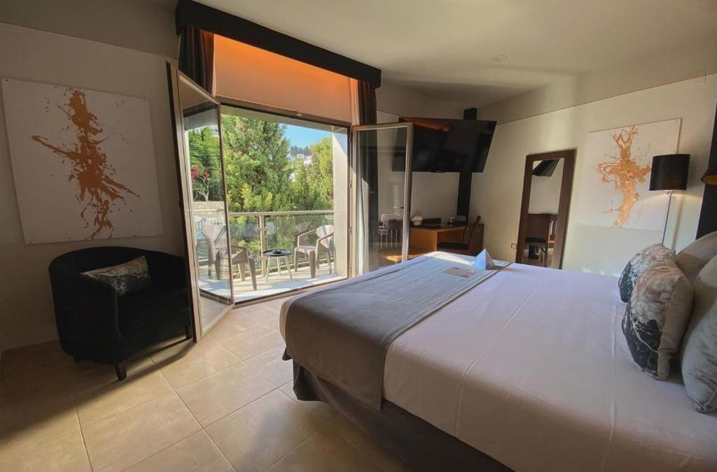 Escapada Adults Only 4*: primera línea de playa y vistas al mar en Almuñécar - ON ALETA ROOM designed for adults