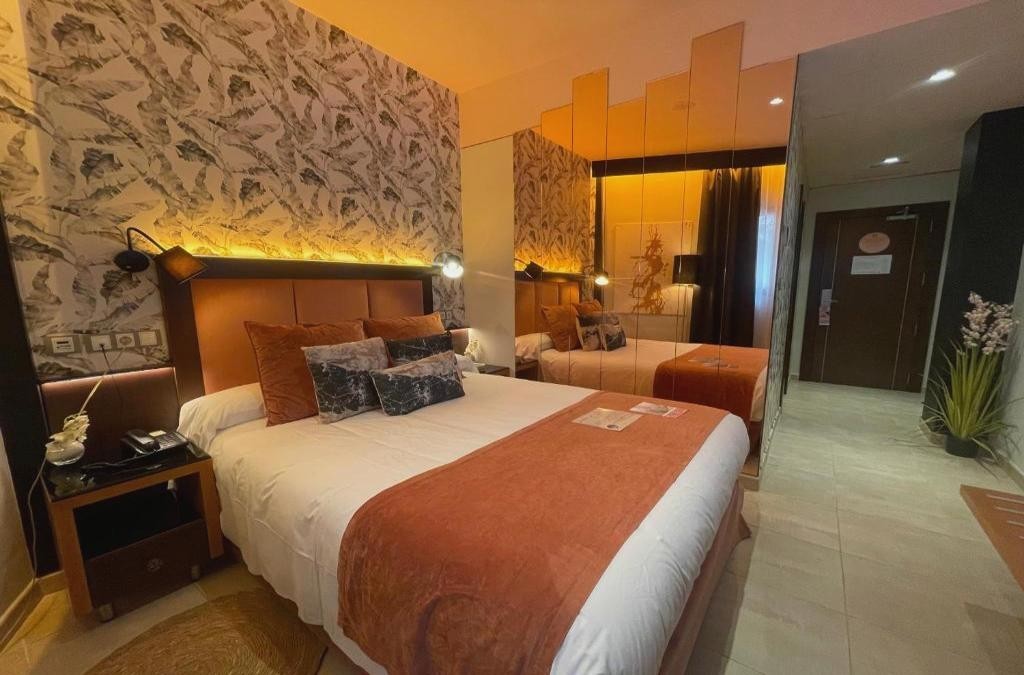 Escapada Adults Only 4*: primera línea de playa y vistas al mar en Almuñécar - ON ALETA ROOM designed for adults