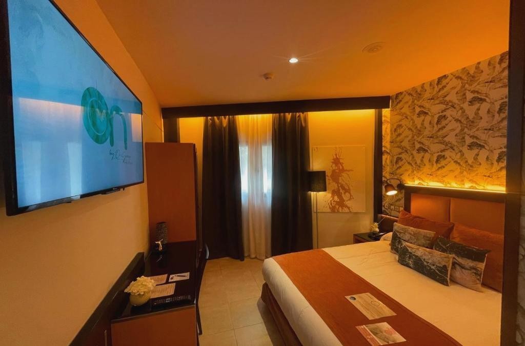Escapada Adults Only 4*: primera línea de playa y vistas al mar en Almuñécar - ON ALETA ROOM designed for adults