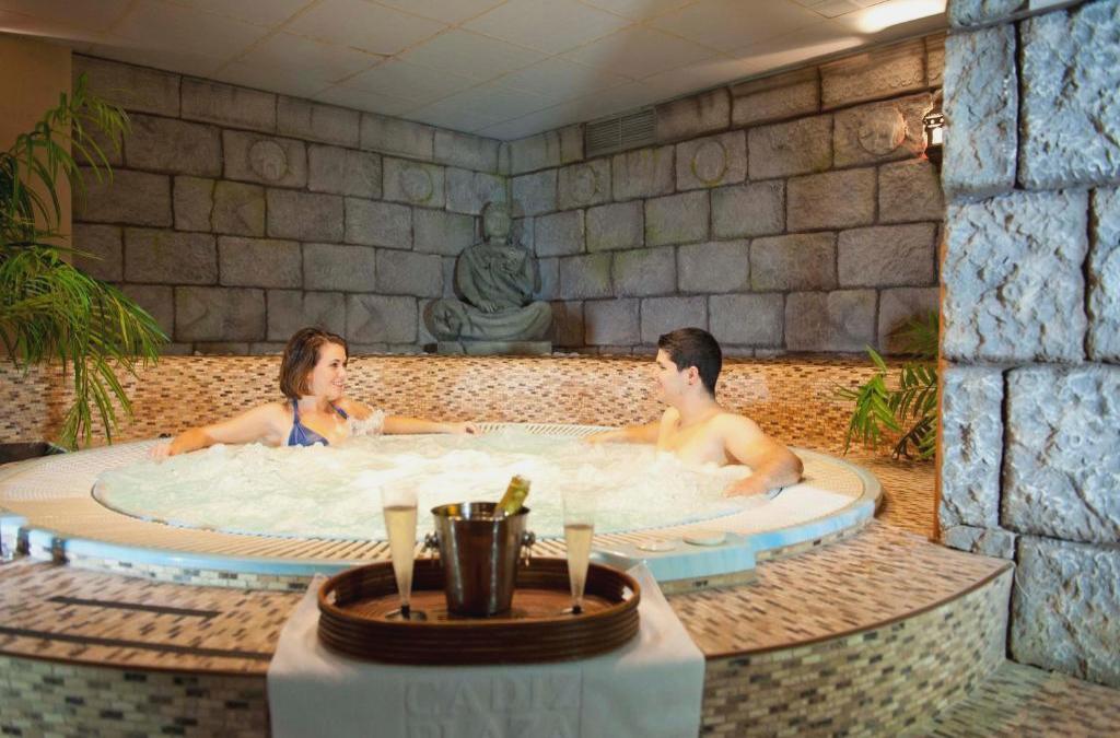 Despierta con la brisa de Cádiz en hotel 4*