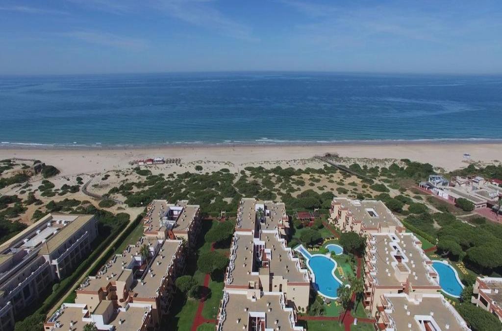 Primera línea de playa en Sancti Petri (Cádiz) con NIÑOS GRATIS - Aparthotel Las Dunas