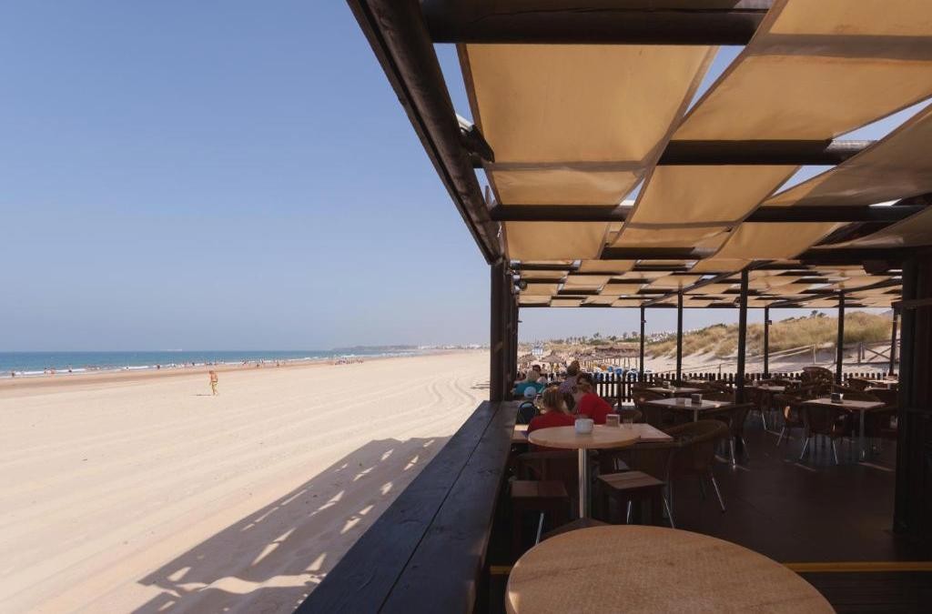 Primera línea de playa en Sancti Petri (Cádiz) con NIÑOS GRATIS - Aparthotel Las Dunas