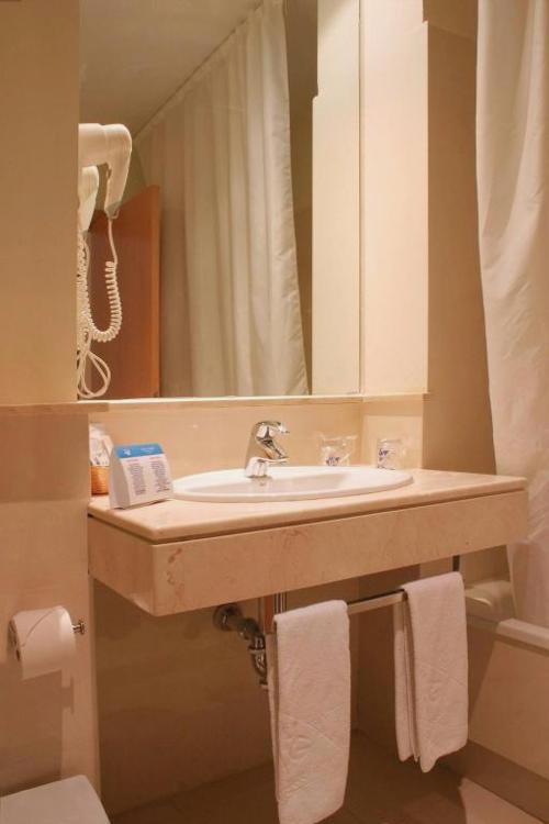 Beach & Family: 4* Hotel in Cadiz