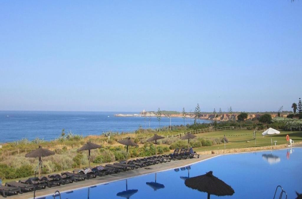 Conil de la Frontera en primera línea de playa - Hotel Garbí Costa Luz