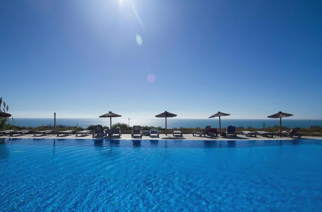 Conil de la Frontera en primera línea de playa - Hotel Garbí Costa Luz