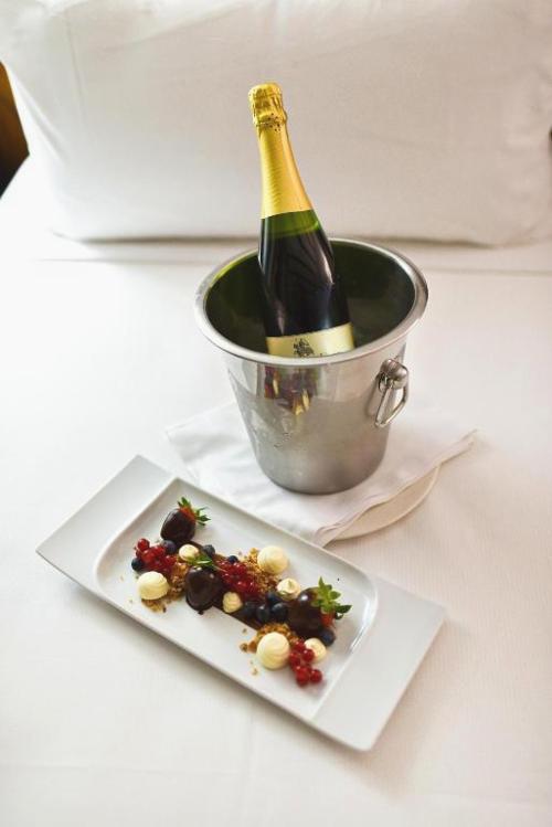 Descubre el Puerto de Santa María en hotel 4* (Cádiz) - (ThePlace) Bodega Real
