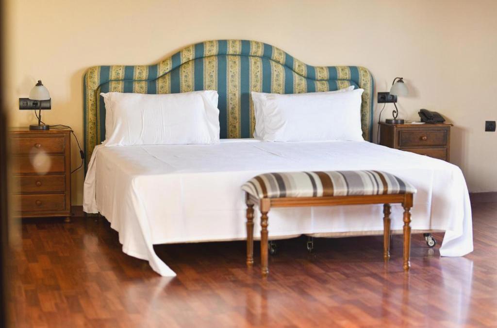 Descubre el Puerto de Santa María en hotel 4* (Cádiz) - (ThePlace) Bodega Real