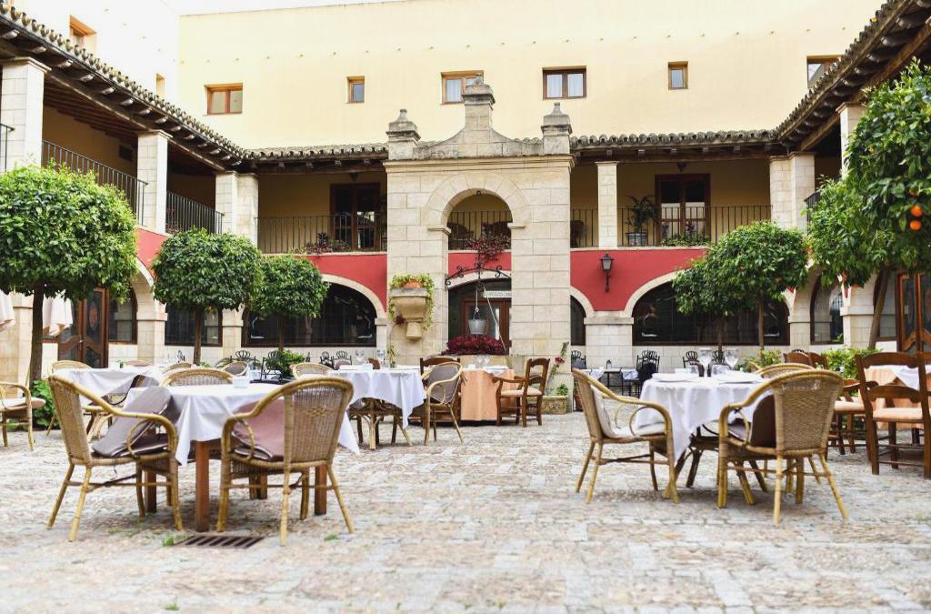 Descubre el Puerto de Santa María en hotel 4* (Cádiz) - (ThePlace) Bodega Real