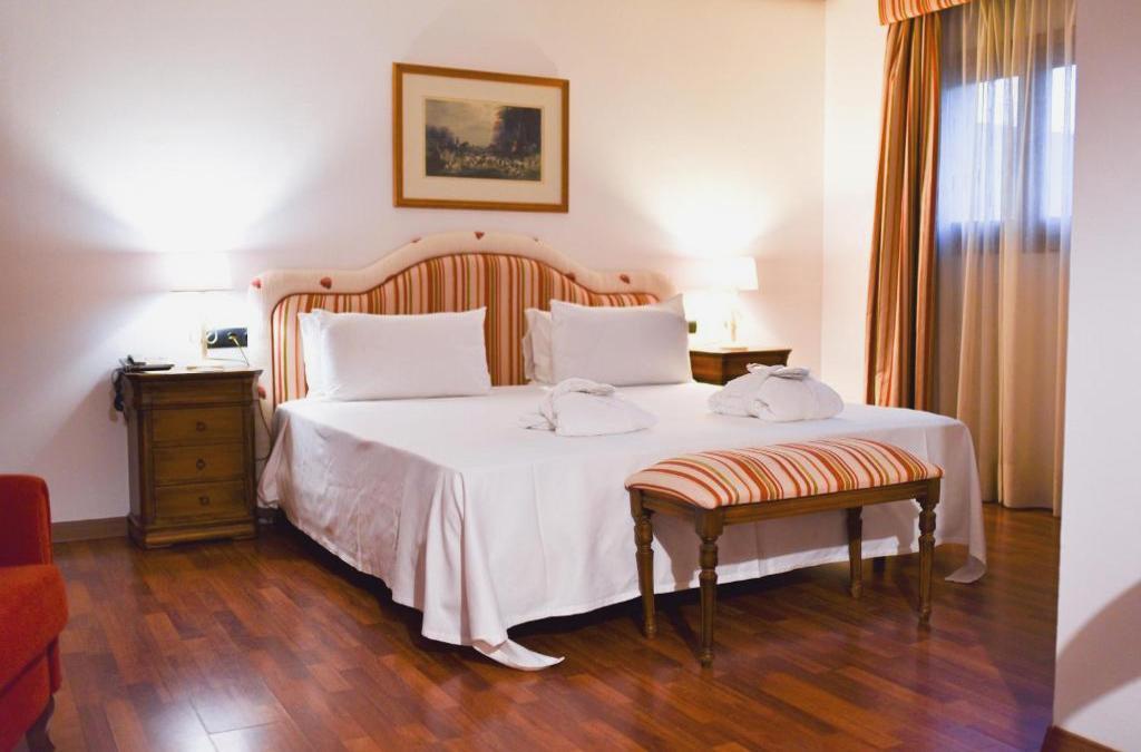 Descubre el Puerto de Santa María en hotel 4* (Cádiz) - (ThePlace) Bodega Real