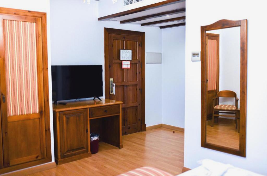 Descubre el Puerto de Santa María en hotel 4* (Cádiz) - (ThePlace) Bodega Real