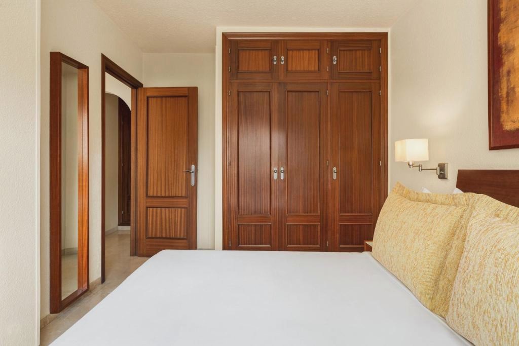 Ramada Hotel & Suites by Wyndham Costa del Sol