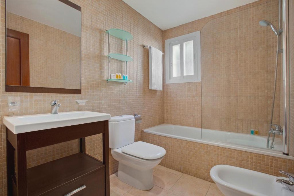 Ramada Hotel & Suites by Wyndham Costa del Sol