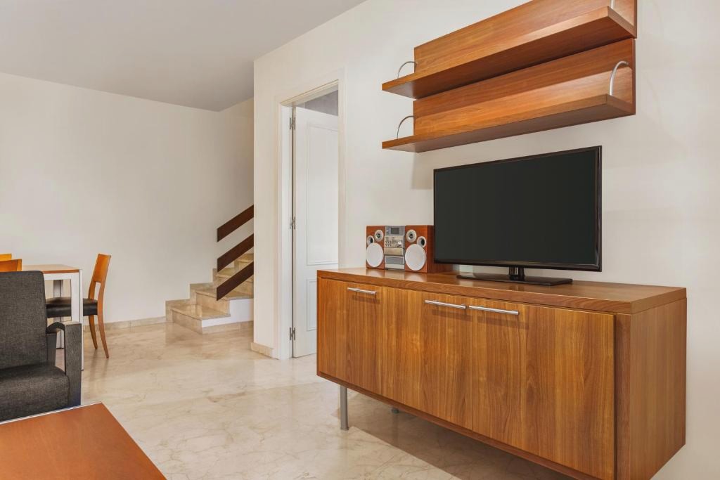 Ramada Hotel & Suites by Wyndham Costa del Sol