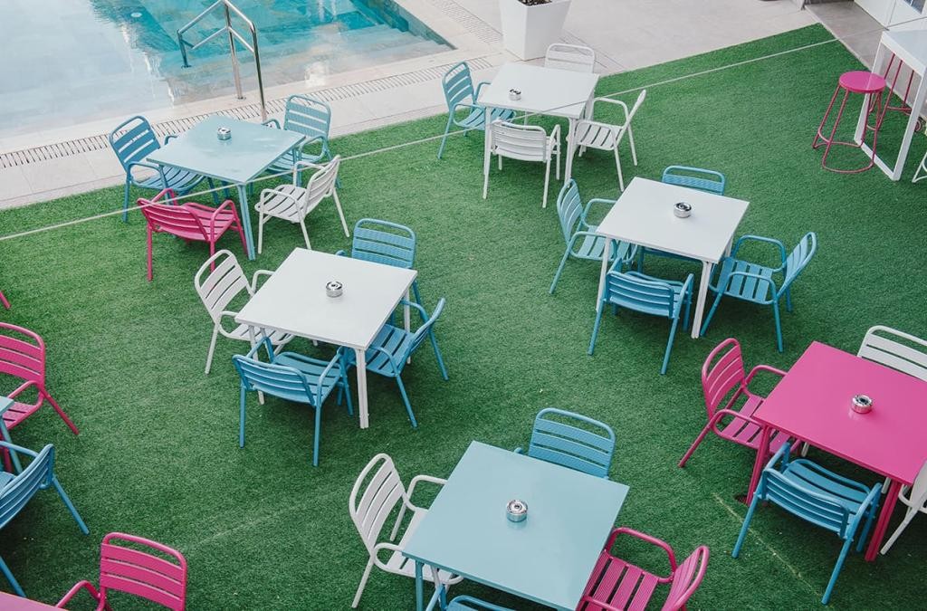 Discover the magic of Granada staying in a 4* hotel