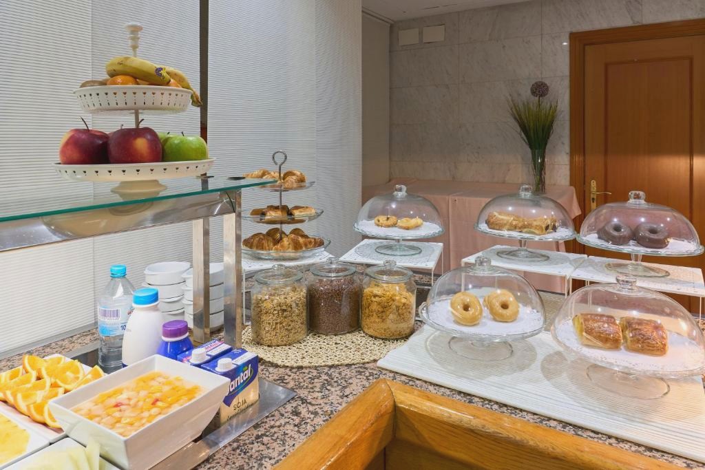 Hotel en pleno centro de Granada con desayunos - Porcel Navas